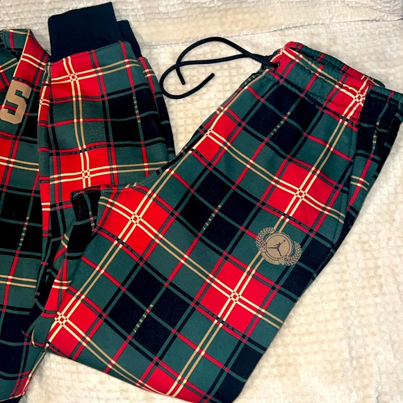 Nike/Jordan “Holiday Plaid” Sweatsuit -Nwt(small) - Picture 4 of 11